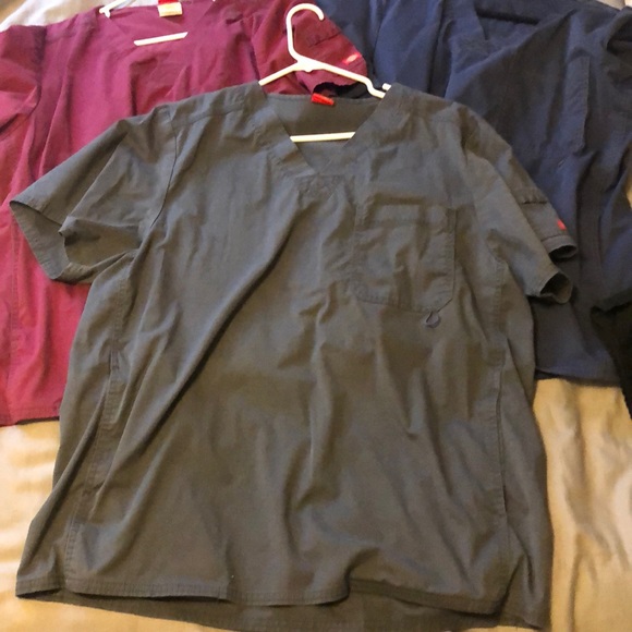 Men’s Scrub tops - Picture 3 of 5